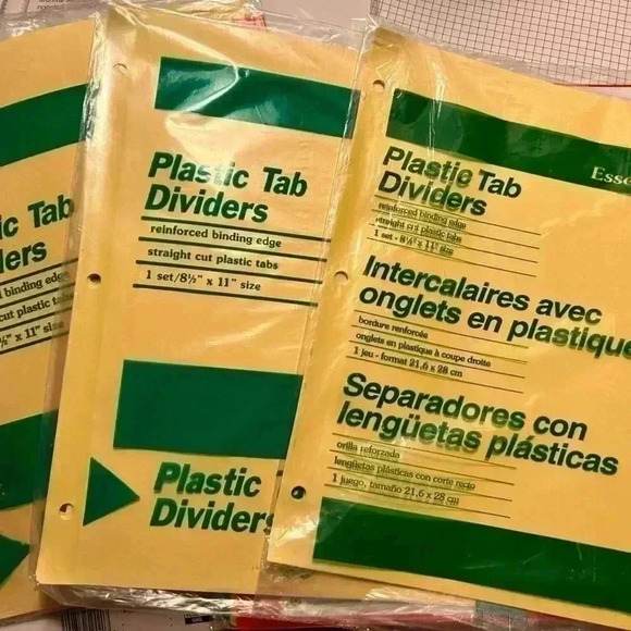 Binder, sheet protectors, dividers, folders - Picture 3 of 10